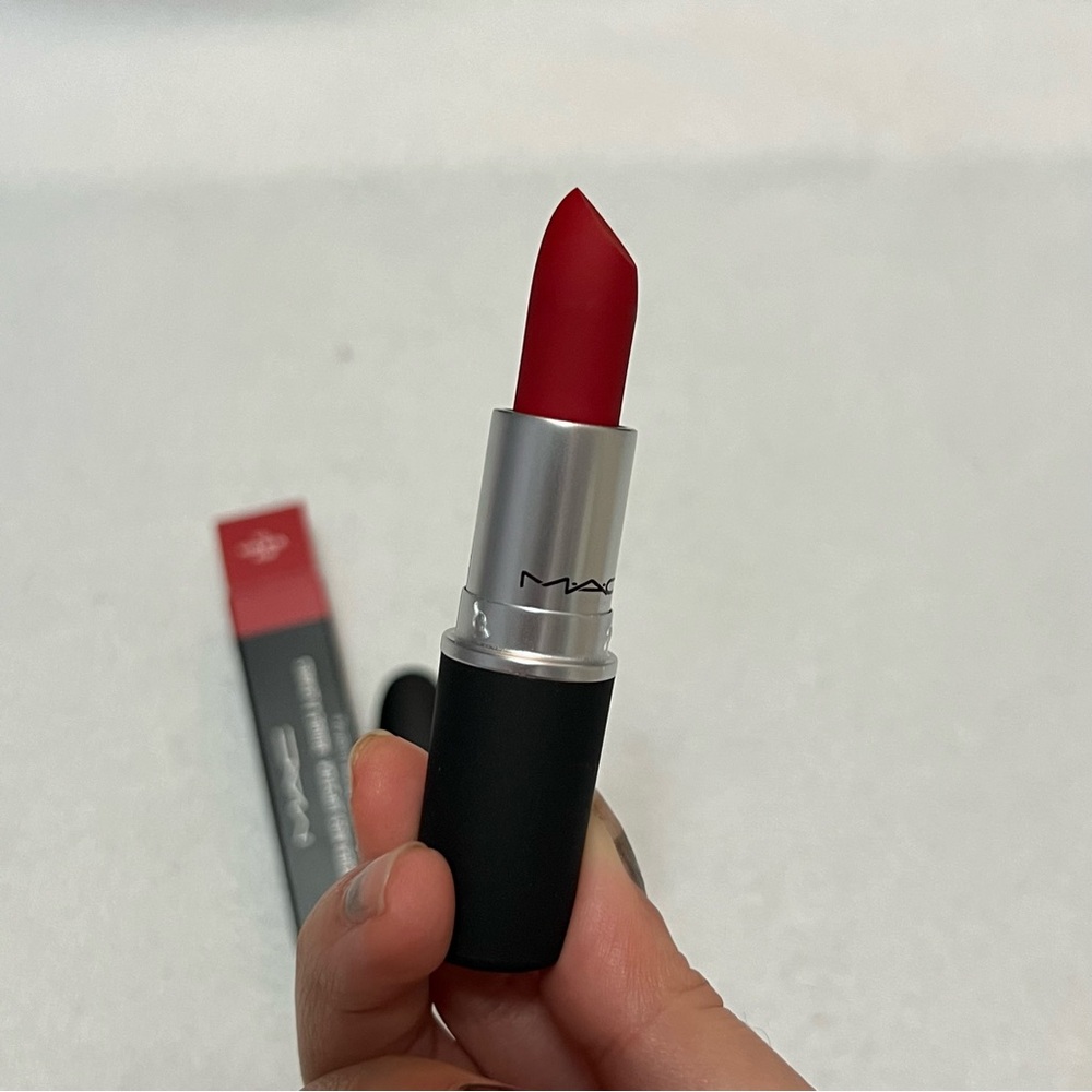 mac powder kiss lipstick 922 werk werk werk Jan sale - Picture 5 of 13